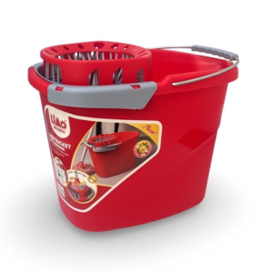 Mop bucket with ringer